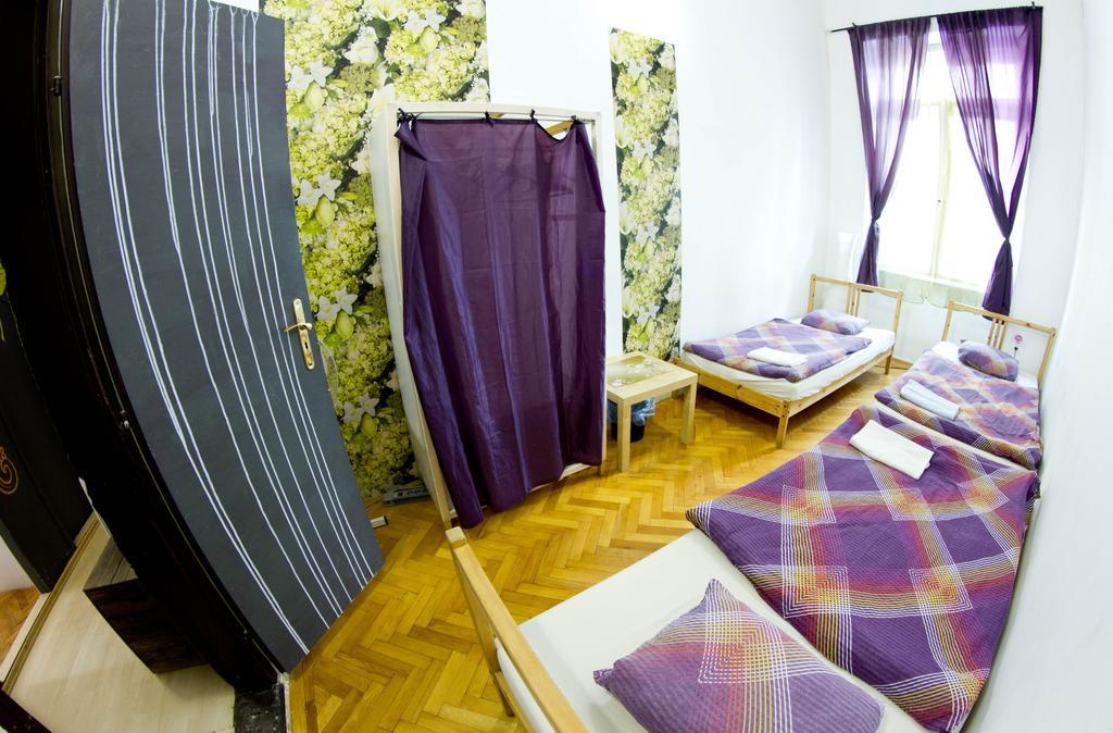 Downtown Hostel Budapeste Exterior foto